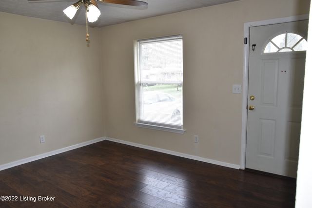 11408 Center Hill Ct, Louisville, KY 40241