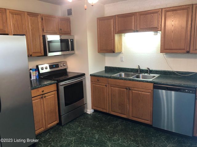 11408 Center Hill Ct, Louisville, KY 40241
