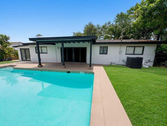 19700 NE 11th Place, Miami, FL 33179