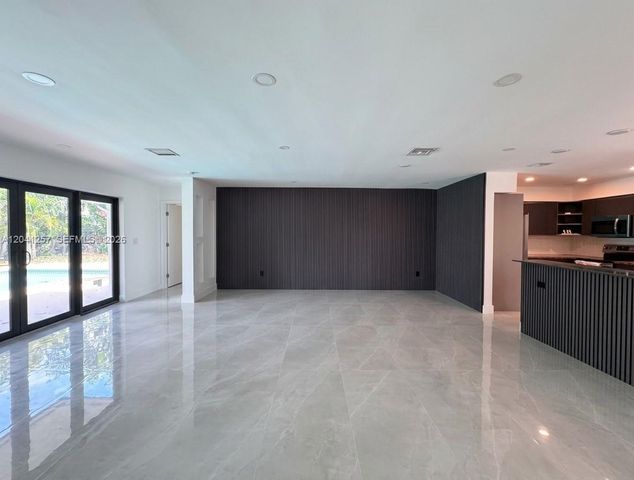 19700 NE 11th Place, Miami, FL 33179