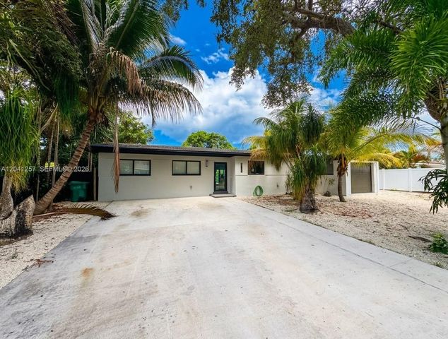 19700 NE 11th Place, Miami, FL 33179