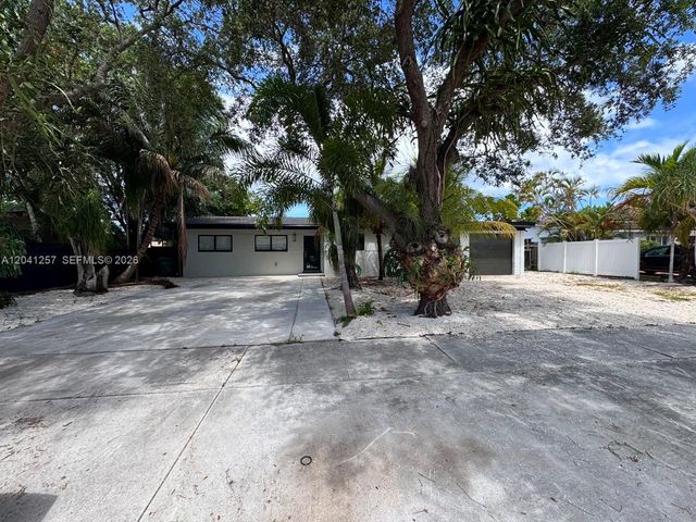 19700 NE 11th Place, Miami, FL 33179