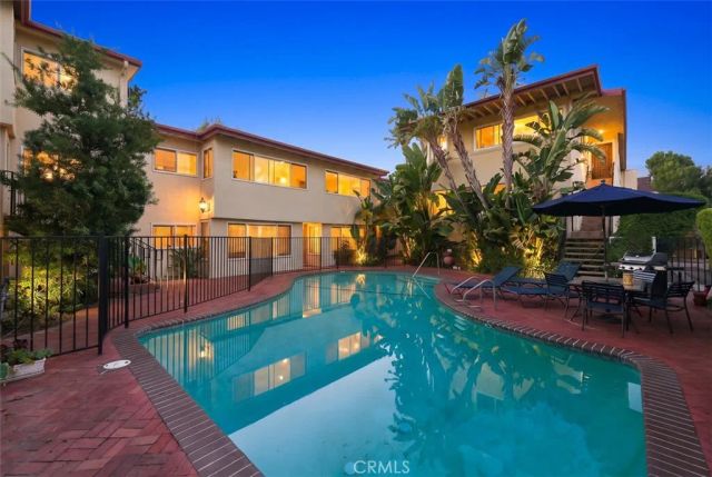 14934 Dickens Street 12A, Sherman Oaks, CA 91403
