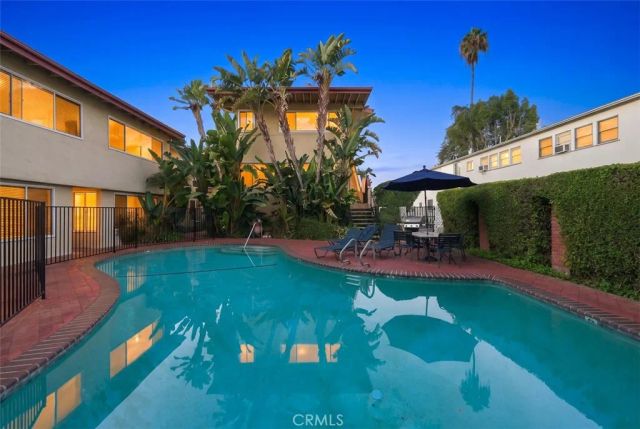 14934 Dickens Street 12A, Sherman Oaks, CA 91403
