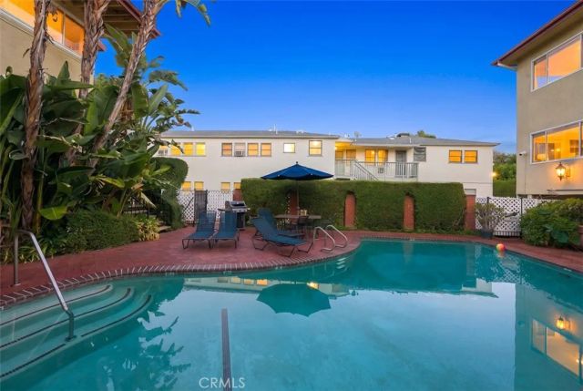 14934 Dickens Street 12A, Sherman Oaks, CA 91403