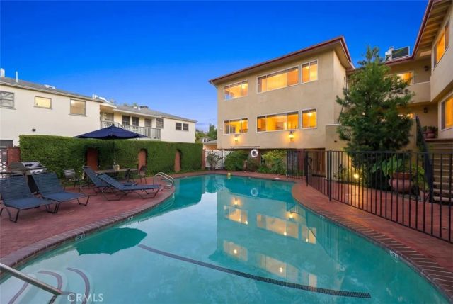 14934 Dickens Street 12A, Sherman Oaks, CA 91403