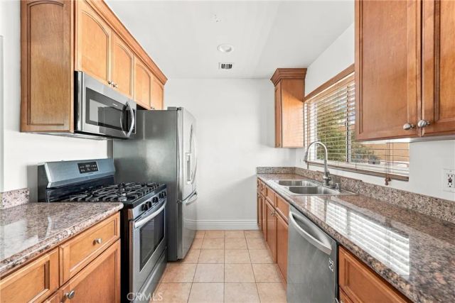 14934 Dickens Street 12A, Sherman Oaks, CA 91403