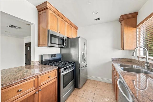 14934 Dickens Street 12A, Sherman Oaks, CA 91403