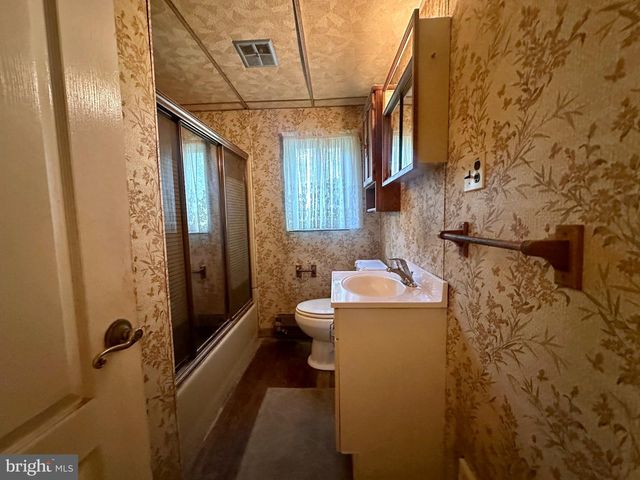 379 HARRISON AVE, West Berlin, NJ 08091