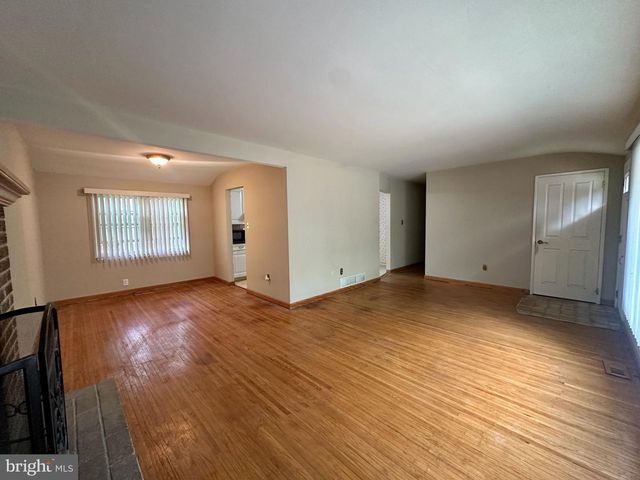 379 HARRISON AVE, West Berlin, NJ 08091