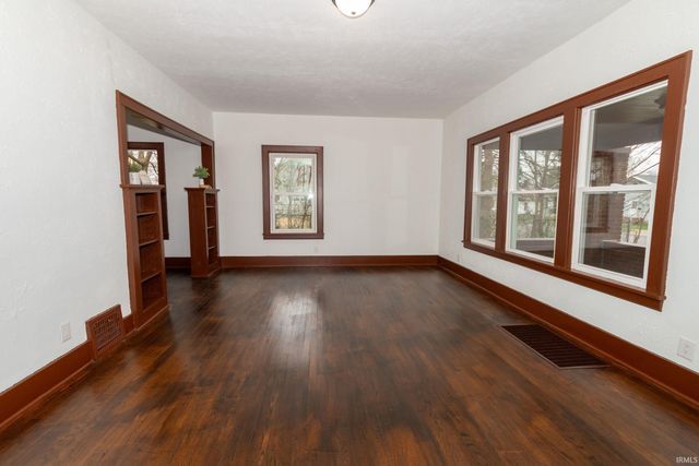 626 E Dubail Avenue, South Bend, IN 46613