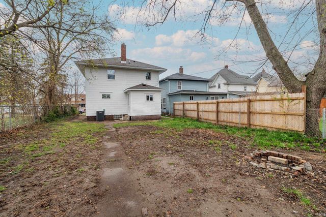 626 E Dubail Avenue, South Bend, IN 46613