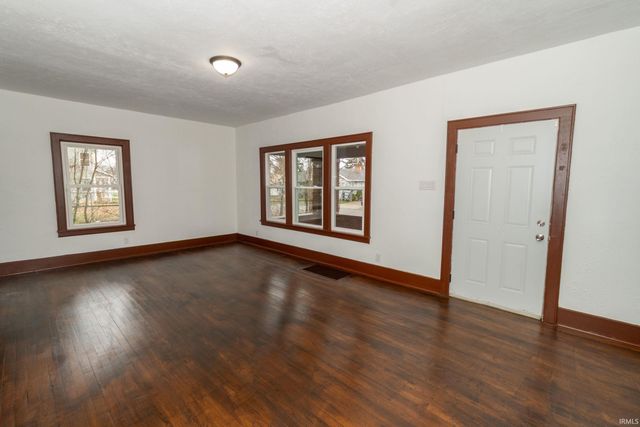 626 E Dubail Avenue, South Bend, IN 46613