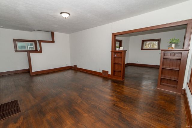 626 E Dubail Avenue, South Bend, IN 46613