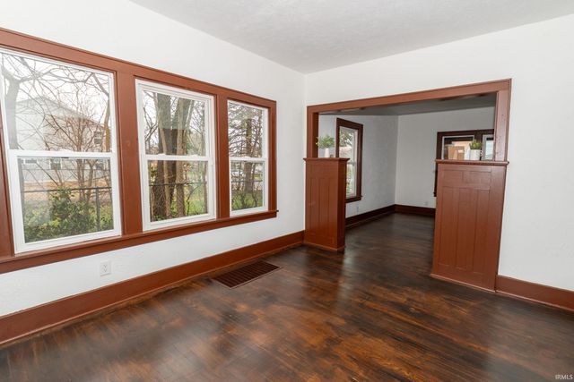 626 E Dubail Avenue, South Bend, IN 46613