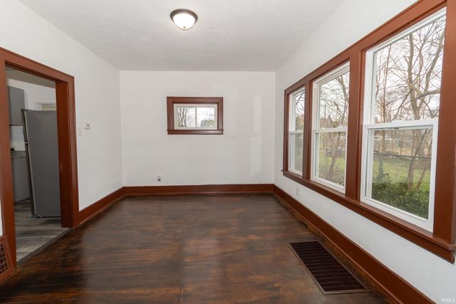 626 E Dubail Avenue, South Bend, IN 46613