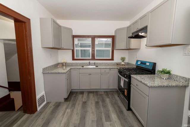 626 E Dubail Avenue, South Bend, IN 46613