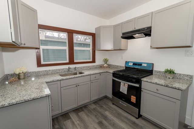 626 E Dubail Avenue, South Bend, IN 46613