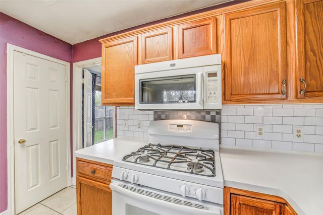 11610 Oak Lake Park Drive, Sugar Land, TX 77498