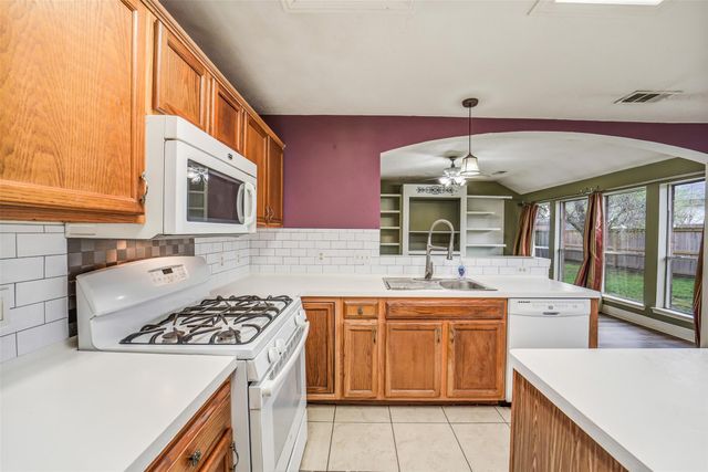 11610 Oak Lake Park Drive, Sugar Land, TX 77498