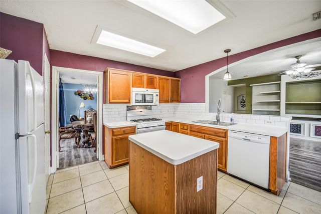 11610 Oak Lake Park Drive, Sugar Land, TX 77498