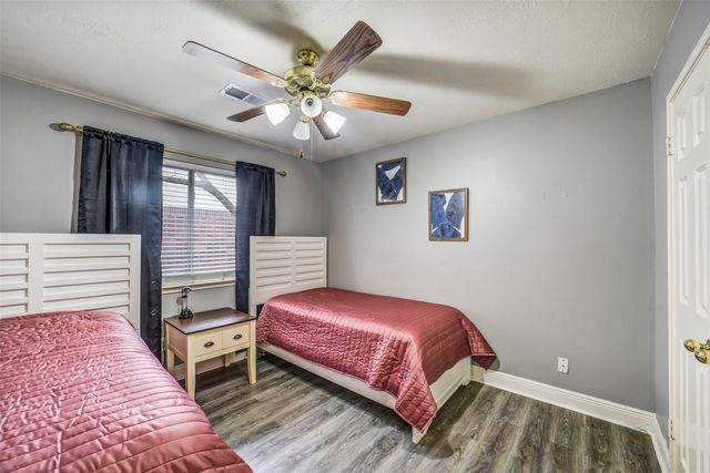 11610 Oak Lake Park Drive, Sugar Land, TX 77498