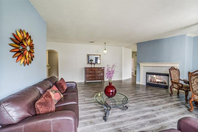 11610 Oak Lake Park Drive, Sugar Land, TX 77498