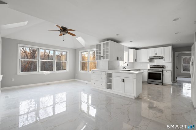 2 Greenwood Lane, Guilford, CT 06437