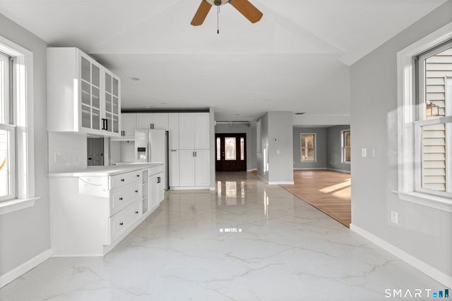 2 Greenwood Lane, Guilford, CT 06437