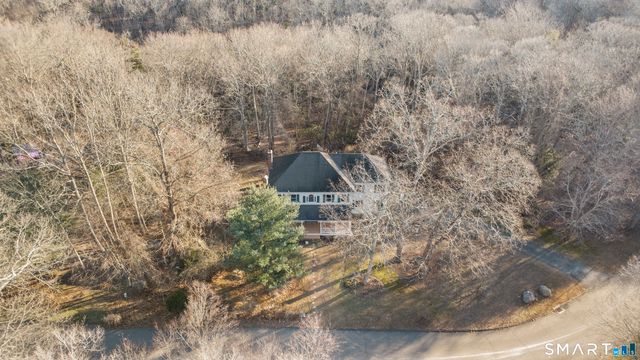 2 Greenwood Lane, Guilford, CT 06437