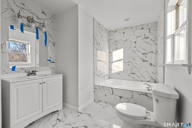 2 Greenwood Lane, Guilford, CT 06437