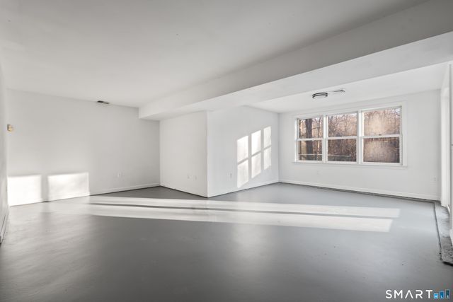 2 Greenwood Lane, Guilford, CT 06437