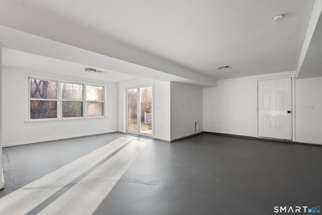 2 Greenwood Lane, Guilford, CT 06437