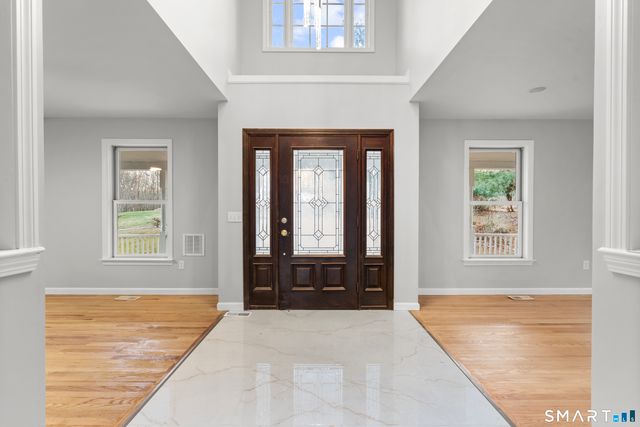 2 Greenwood Lane, Guilford, CT 06437