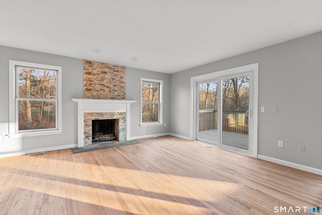 2 Greenwood Lane, Guilford, CT 06437