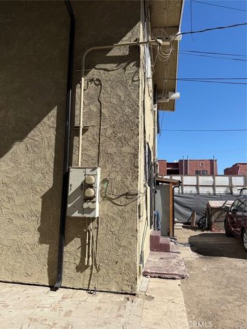 4512 S Figueroa, Los Angeles, CA 90037