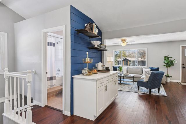 1504 Traymore Road, Hopkins, MN 55305