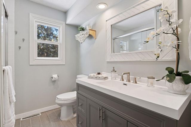 1504 Traymore Road, Hopkins, MN 55305