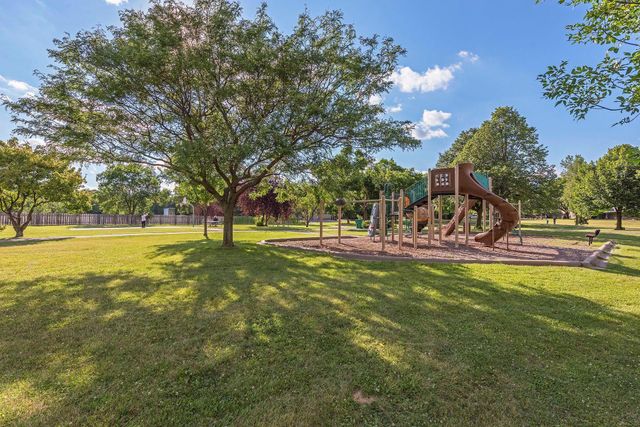 1504 Traymore Road, Hopkins, MN 55305