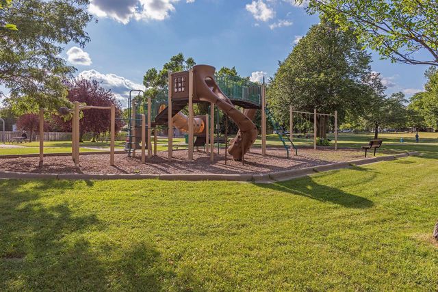 1504 Traymore Road, Hopkins, MN 55305