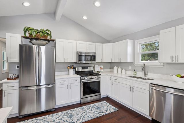 1504 Traymore Road, Hopkins, MN 55305