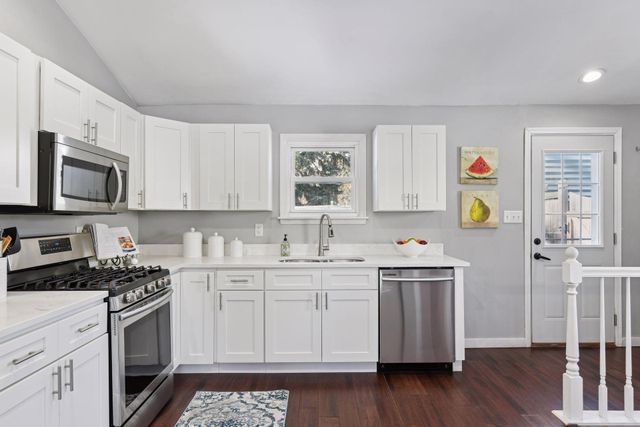 1504 Traymore Road, Hopkins, MN 55305