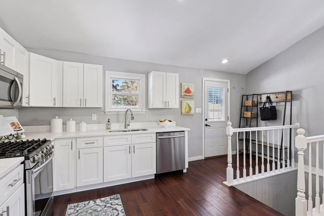 1504 Traymore Road, Hopkins, MN 55305