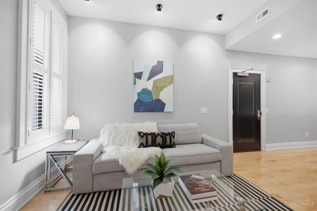 131 W Fifteenth Street, Cincinnati, OH 45202