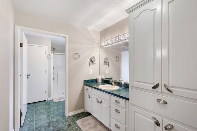 402 W Court Ave, Fort Davis, TX 79734