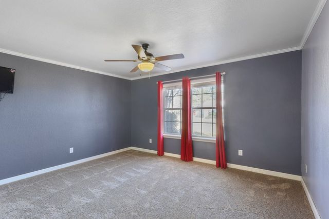 402 W Court Ave, Fort Davis, TX 79734