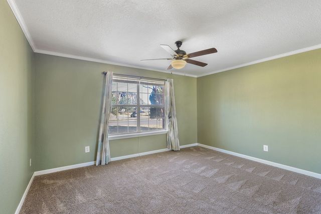 402 W Court Ave, Fort Davis, TX 79734