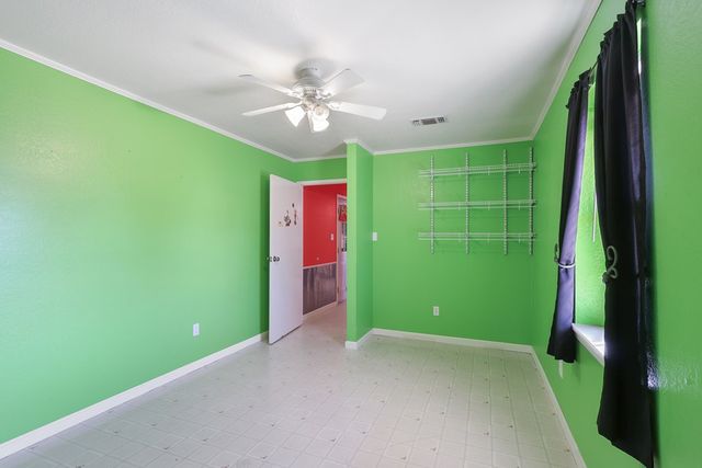 402 W Court Ave, Fort Davis, TX 79734