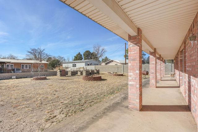 402 W Court Ave, Fort Davis, TX 79734