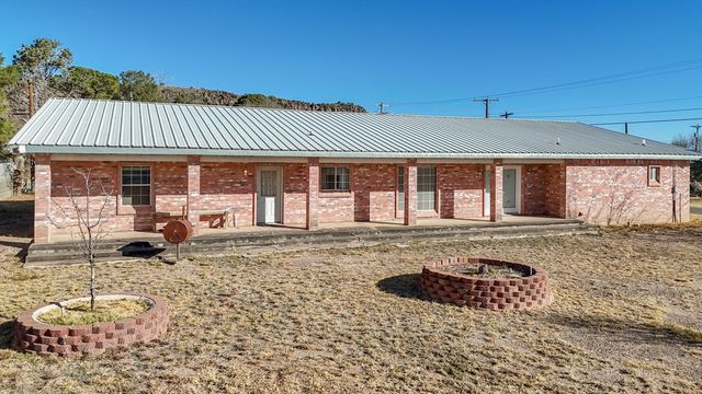 402 W Court Ave, Fort Davis, TX 79734